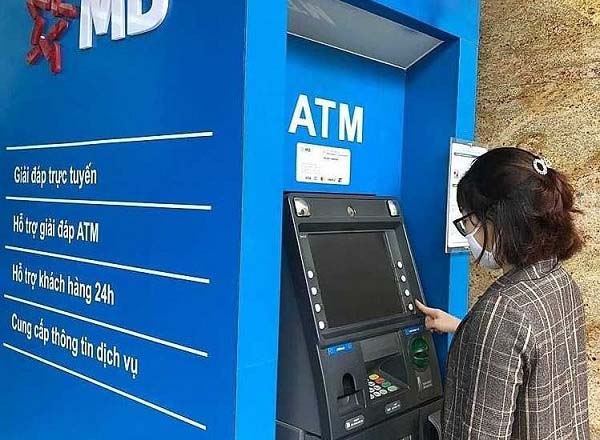 Hướng Dẫn Rút Tiền MB Bank An Toàn Tại Cây ATM